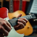 how to choose a guitar strap